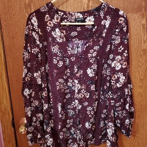 Torrid size 3 long sleeve printed top